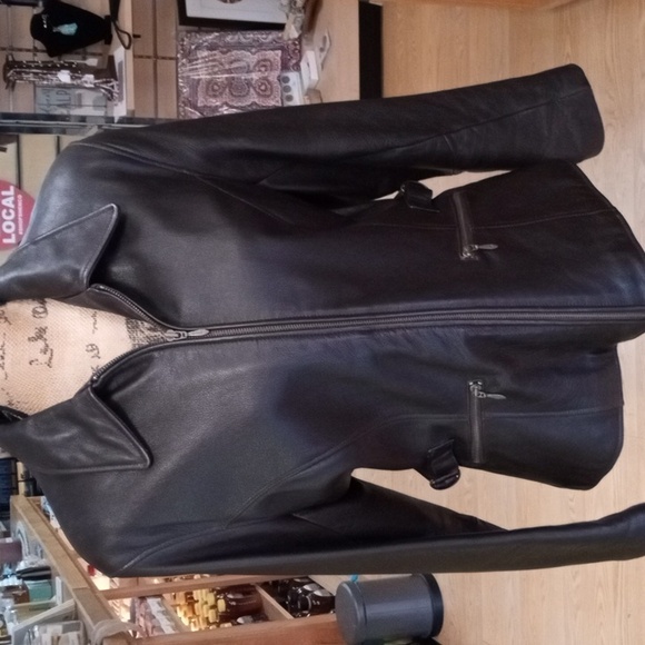 Wilson's leather woman's jacket Large NWOT - Picture 1 of 6